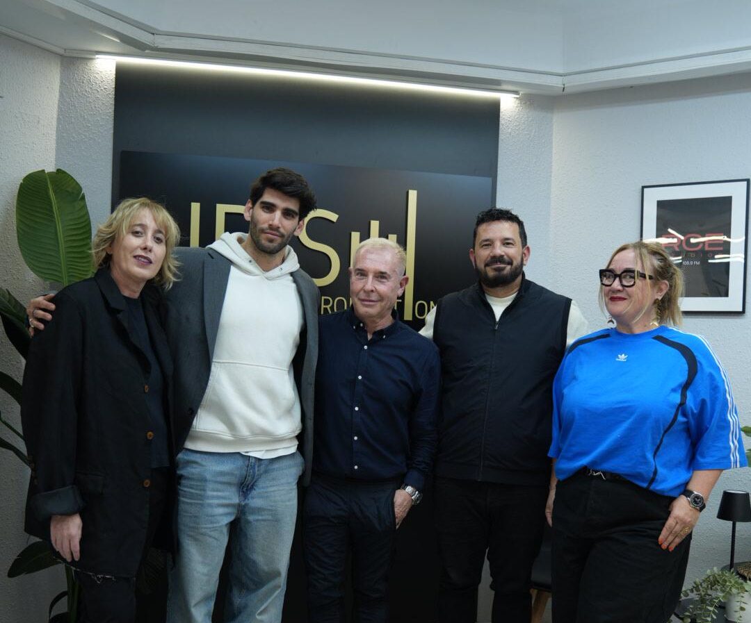 Alejandro Fernández - Bailarín, modelo y actor, y Marta Coca - Directora de 080 BCN Fashion
