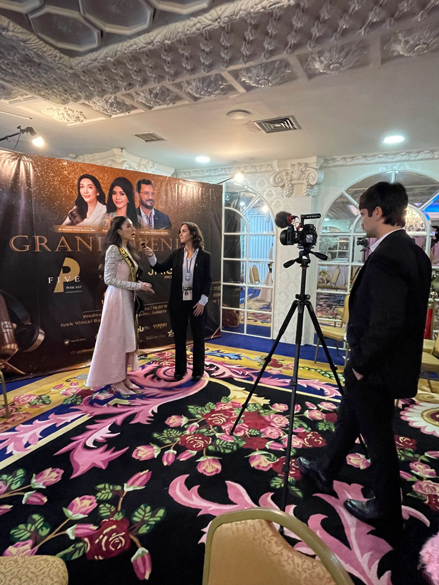 Natasha Cinta Vinsk - CEO de Vinsky Tower y CellTech Stem Cell Laboratory & Banking