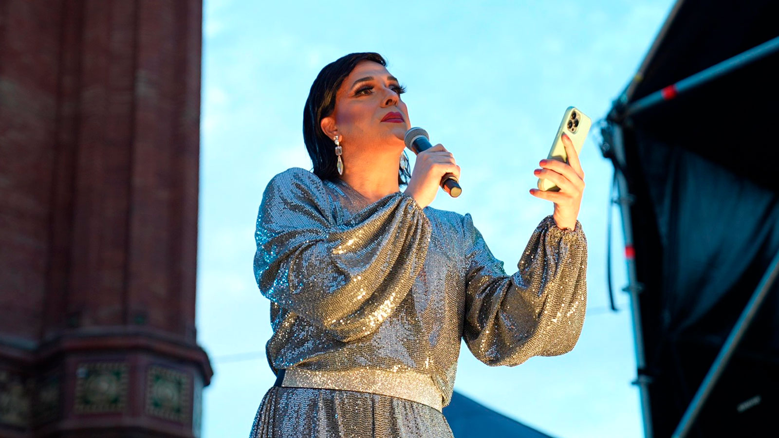 Sharonne - Drag Queen